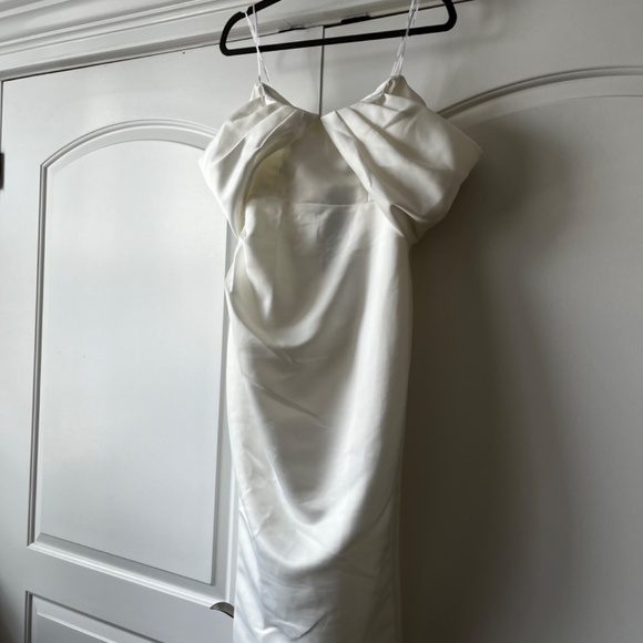 NWT Elliatt Rose Off The Shoulder Midi Dress - Picture 8 of 9